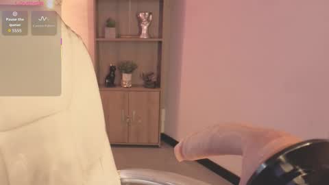 Olivia online show from November 2025 04:33:02 AM