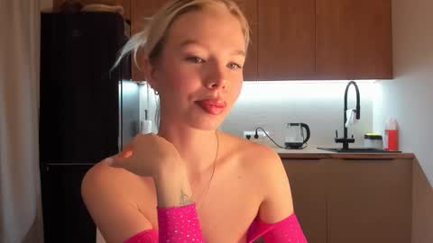 Olivia 3 online show from January 2025 09:19:01 PM