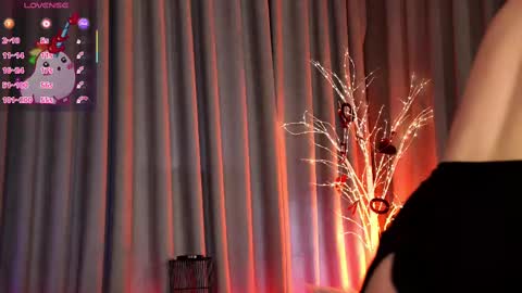 Snapshot of olivia_devis chatting on March 2025 06:24:02 AM SaraConor online show from March 2025 06:24:02 AM