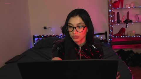 Olivia Faye online show from March 2026 04:13:01 PM