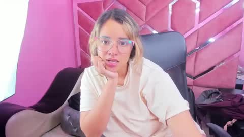  OLIVIA  online show from February 2025 09:37:01 AM