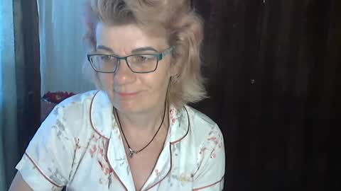 Snapshot of olivia_mia25 chatting on July 2026 11:45:02 AM Olivia Mia online show from July 2026 11:45:02 AM