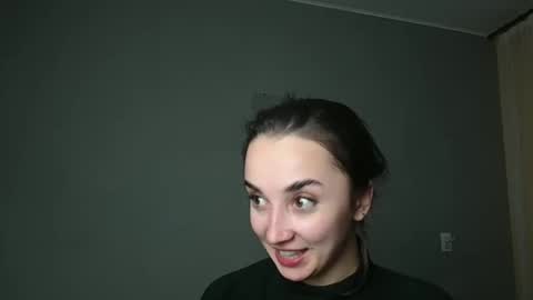 Olivia online show from February 2026 09:37:02 PM