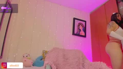 olivia_s19 online show from March 2026 04:18:02 AM