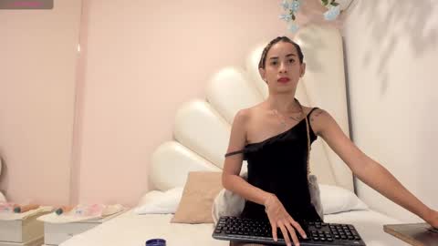 Olivia online show from February 2025 08:00:02 PM