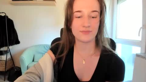 Snapshot of oliviaaa2003 chatting on May 2026 11:37:01 AM Oliwiaa2004 online show from May 2026 11:37:01 AM