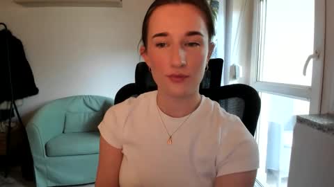 Snapshot of oliviaaa2003 chatting on June 2026 10:28:02 AM Oliwiaa2004 online show from June 2026 10:28:02 AM