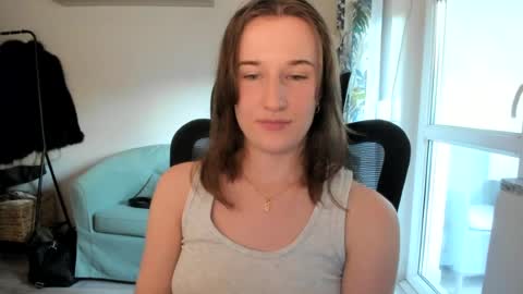 Snapshot of oliviaaa2003 chatting on July 2026 05:40:02 PM Oliwiaa2004 online show from July 2026 05:40:02 PM