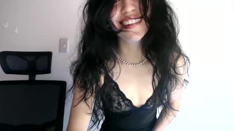 Snapshot of oliviaaa__ chatting on February 2026 03:59:01 PM oliviaaa__ online show from February 2026 03:59:01 PM