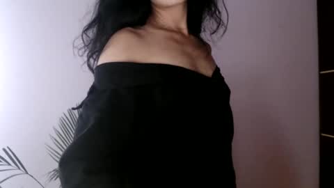 Snapshot of oliviaaa__ chatting on April 2026 04:42:02 PM oliviaaa__ online show from April 2026 04:42:02 PM
