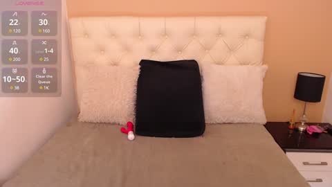 Snapshot of oliviaburningmilf chatting on December 2024 09:05:02 PM Olivia Burning online show from December 2024 09:05:02 PM