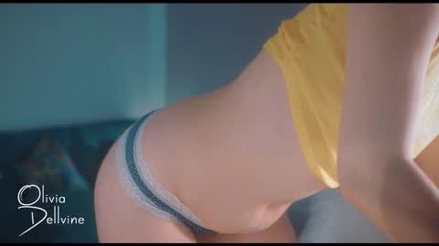 Olivia online show from November 2025 01:06:02 AM