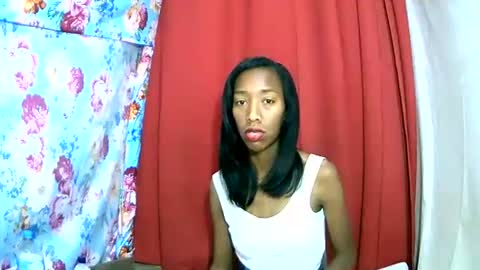 oliviah27 online show from October 2025 06:08:02 PM