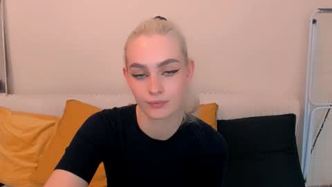 oliviaBeauty online show from October 2025 09:26:02 PM