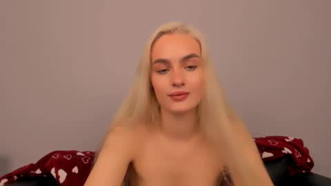 oliviaBeauty online show from November 2025 07:26:01 PM