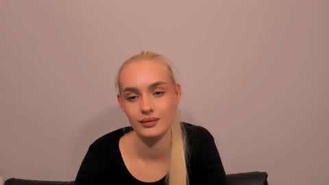 oliviaBeauty online show from February 2026 08:49:02 PM