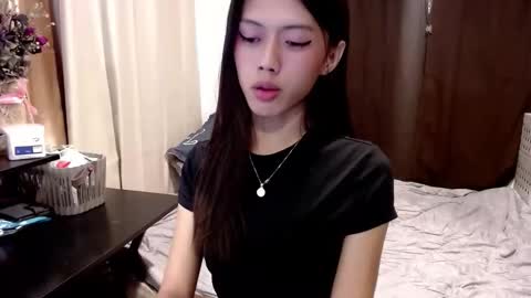 oliviaknightx online show from November 2025 03:40:01 PM