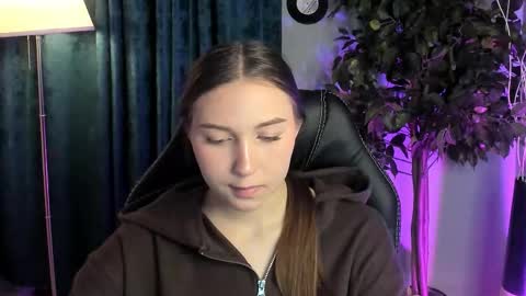 olivialangs online show from March 2026 12:53:02 PM