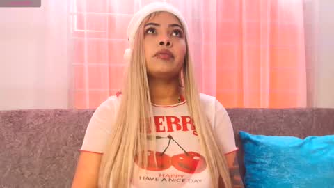 Olivia  online show from December 2025 04:02:01 PM