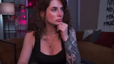 Snapshot of oliviamcclean chatting on August 2026 02:48:02 AM Liv online show from August 2026 02:48:02 AM