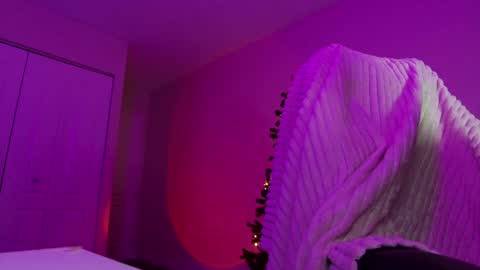 Olivia Owens online show from December 2024 09:33:01 AM