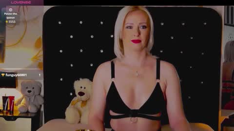 Olivia online show from February 2026 10:05:02 PM