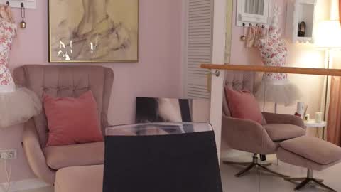 OliviaSway online show from September 2025 07:58:01 PM