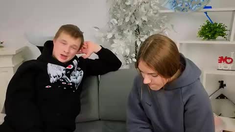 Olli and Stiw online show from November 2025 07:20:02 AM