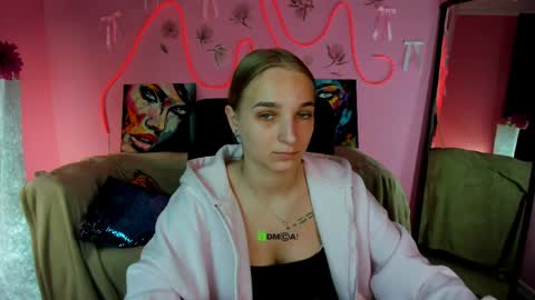 Snapshot of ollivia_dream chatting on May 2026 05:48:01 AM Ollivia online show from May 2026 05:48:01 AM