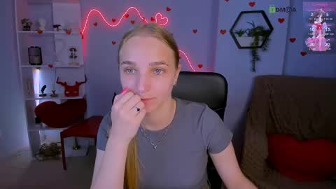 Snapshot of ollivia_dream chatting on May 2026 05:37:02 AM Ollivia online show from May 2026 05:37:02 AM