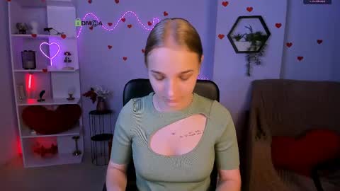 Snapshot of ollivia_dream chatting on June 2026 05:54:02 AM Ollivia online show from June 2026 05:54:02 AM