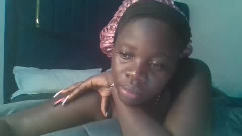 Snapshot of ollleina chatting on March 2026 09:07:01 PM ollleina online show from March 2026 09:07:01 PM