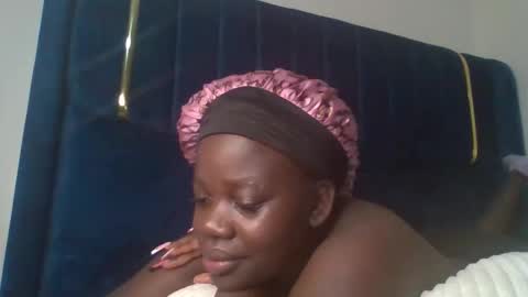 Snapshot of ollleina chatting on March 2026 09:30:01 PM ollleina online show from March 2026 09:30:01 PM