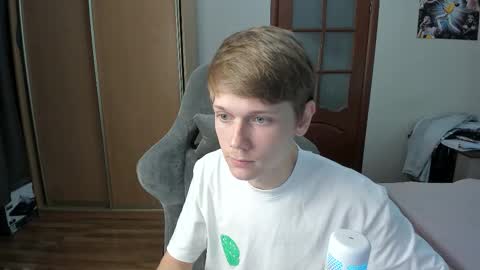 Oliver and Mira online show from November 2025 10:04:01 PM