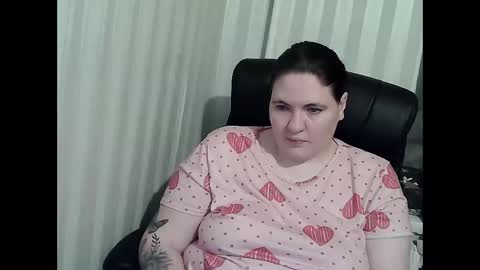 Snapshot of olyaandnetty chatting on November 2025 12:54:01 AM OlyaAndNetty online show from November 2025 12:54:01 AM