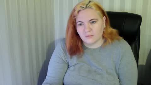 Snapshot of olyaandnetty chatting on December 2025 08:54:01 AM OlyaAndNetty online show from December 2025 08:54:01 AM