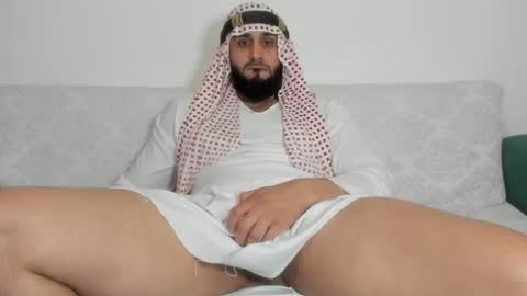 Snapshot of omar_xoxo chatting on May 2026 06:41:01 AM Omar online show from May 2026 06:41:01 AM