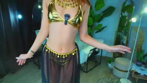 Snapshot of omeliadior chatting on May 2026 04:02:02 PM Miss Omelia online show from May 2026 04:02:02 PM