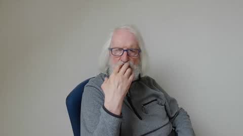 Snapshot of onanister chatting on January 2025 02:56:02 PM Somewhere over the rainbow online show from January 2025 02:56:02 PM