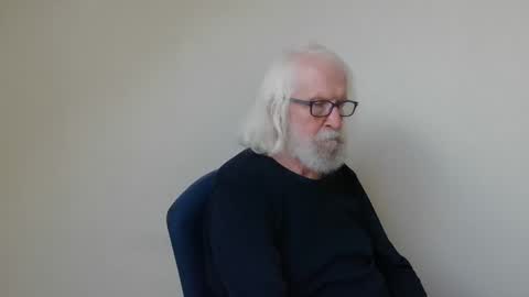 Snapshot of onanister chatting on January 2025 01:26:01 PM Somewhere over the rainbow online show from January 2025 01:26:01 PM