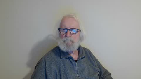 Snapshot of onanister chatting on January 2025 09:14:02 PM Somewhere over the rainbow online show from January 2025 09:14:02 PM