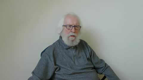 Snapshot of onanister chatting on February 2025 01:22:02 PM Somewhere over the rainbow online show from February 2025 01:22:02 PM