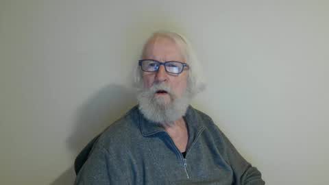 Snapshot of onanister chatting on February 2025 08:53:01 PM Somewhere over the rainbow online show from February 2025 08:53:01 PM