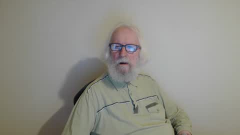 Snapshot of onanister chatting on February 2025 09:43:02 PM Somewhere over the rainbow online show from February 2025 09:43:02 PM