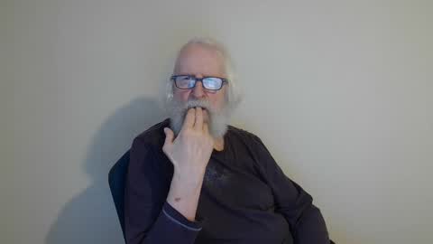 Snapshot of onanister chatting on March 2025 06:16:01 AM Somewhere over the rainbow online show from March 2025 06:16:01 AM