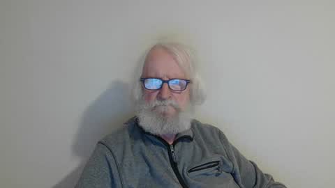 Snapshot of onanister chatting on March 2025 08:53:01 PM Somewhere over the rainbow online show from March 2025 08:53:01 PM