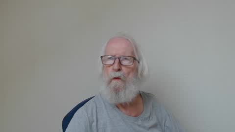 Snapshot of onanister chatting on September 2025 08:24:01 AM Somewhere over the rainbow online show from September 2025 08:24:01 AM