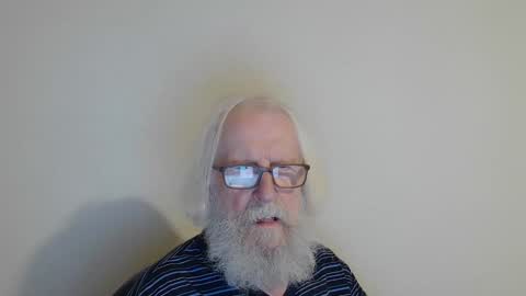 Snapshot of onanister chatting on October 2025 08:53:02 PM Somewhere over the rainbow online show from October 2025 08:53:02 PM