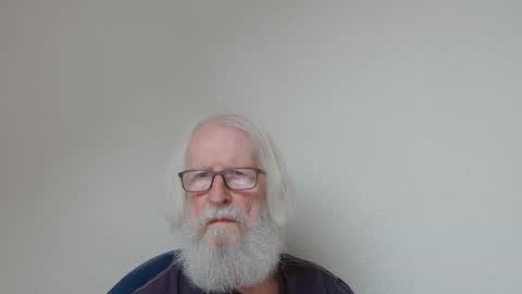 Snapshot of onanister chatting on November 2025 02:52:02 PM Somewhere over the rainbow online show from November 2025 02:52:02 PM