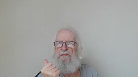 Snapshot of onanister chatting on November 2025 07:51:01 AM Somewhere over the rainbow online show from November 2025 07:51:01 AM